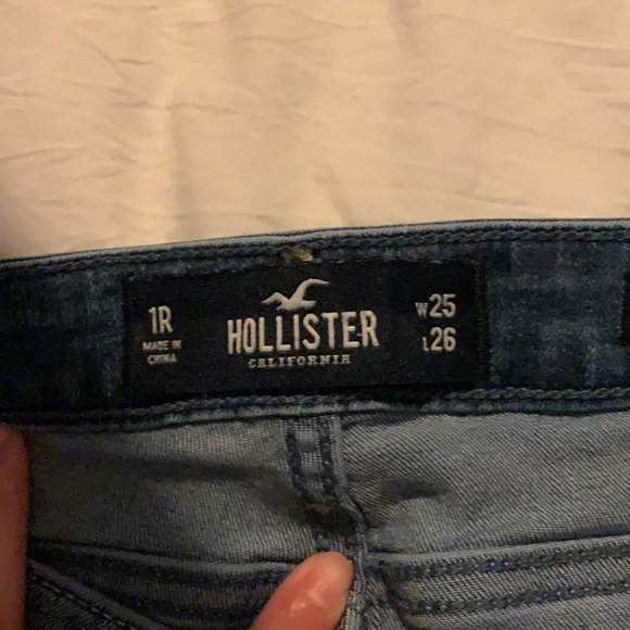 Ripped skinny jeans - Picture 2 of 3